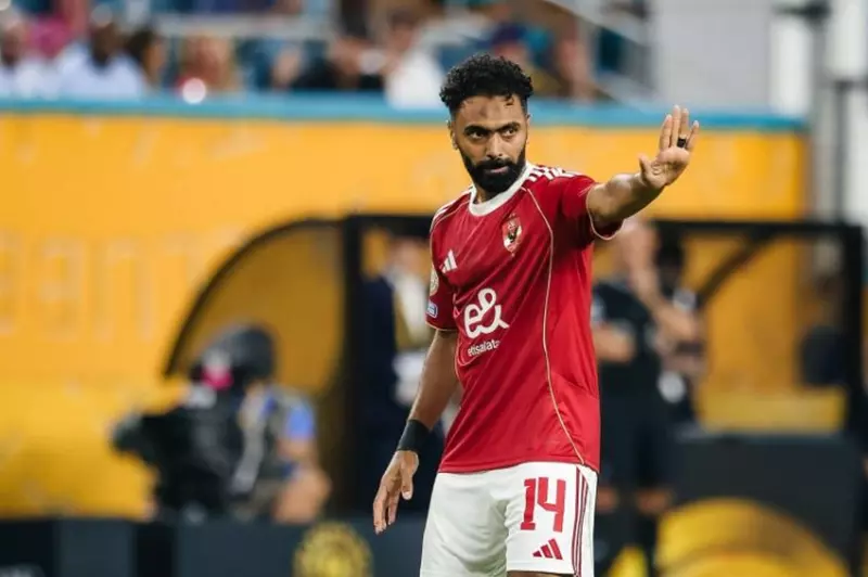 حسين الشحات لاعب الأهلي